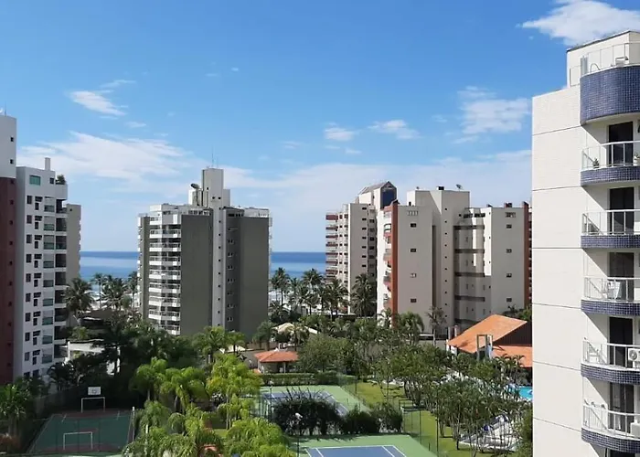 Flat lindo a 120 metros da praia de Riviera de São Lourenço até 4 pessoas Bertioga